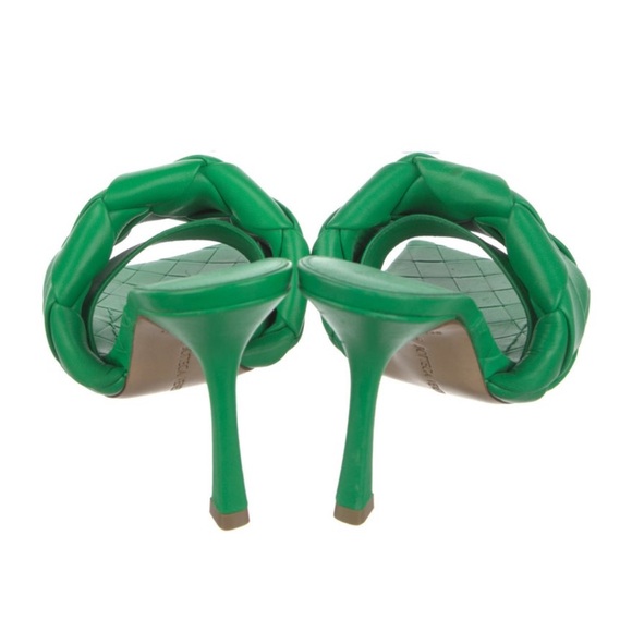 Bottega Veneta
Leather Slides
Women's Size: 5 | IT 35 - Picture 4 of 5